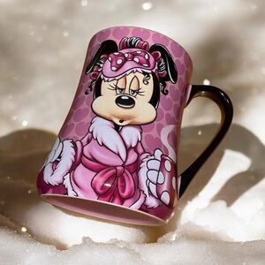 Minnie Mouse heart design “Mornings aren’t pretty!” mug 💞